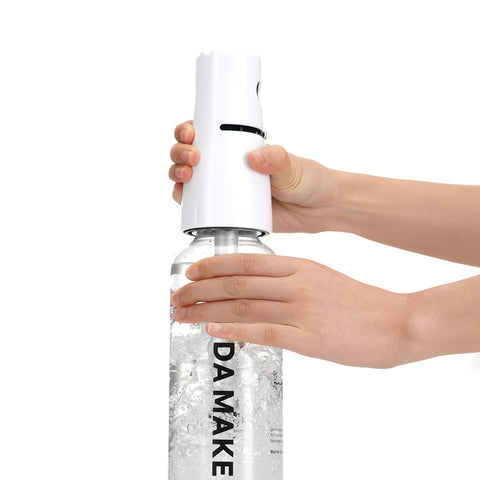 Sparkling Water Maker -Portable Soda Maker Machine for Home & Outdoor, 1000ml Compact Seltzer Maker